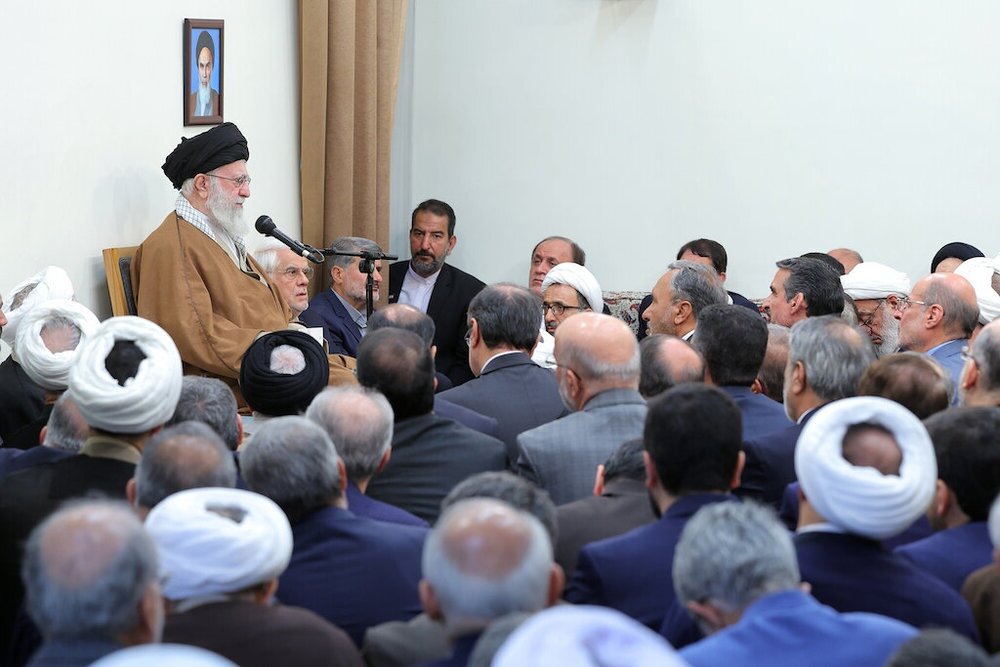 ओमान में होने वाली बातचीत से हमें ना बहुत खुश फ्हमी हैं और न ही बहुत बदगुनानी ओमान में होने वाली बातचीत से हमें ना बहुत खुश फ्हमी हैं और न ही बहुत बदगुनानी