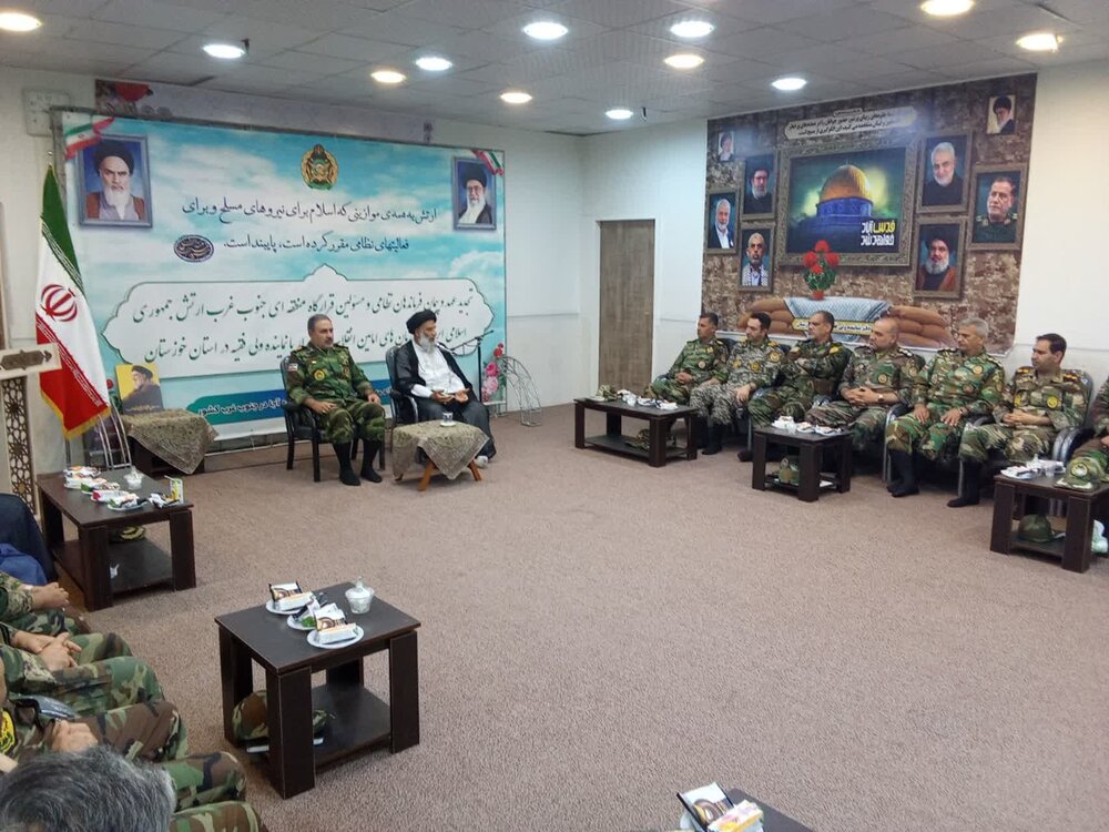 دیدار فرماندهان ارتش مستقر در استان با نماینده ولی فقیه در خوزستان