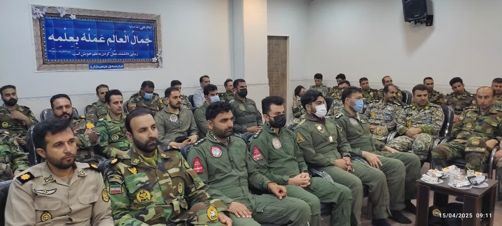 دیدار فرماندهان ارتش مستقر در استان با نماینده ولی فقیه در خوزستان