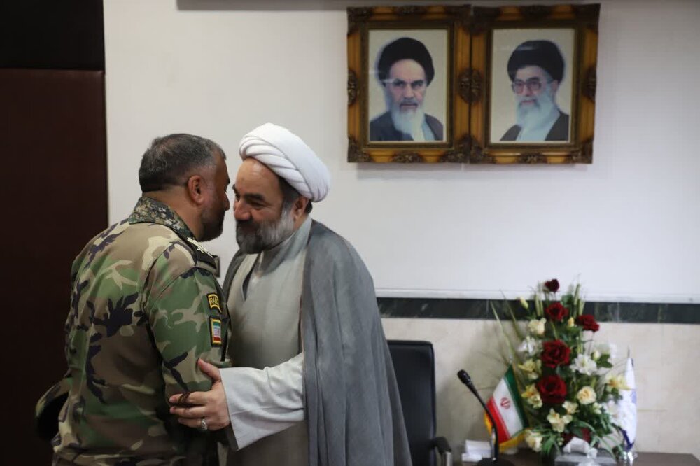 دیدار نماینده ولی فقیه در سیستان و بلوچستان با فرمانده ارتش استان