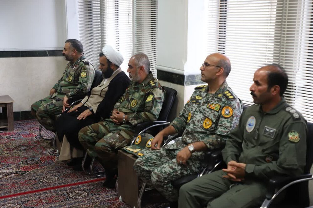 دیدار نماینده ولی فقیه در سیستان و بلوچستان با فرمانده ارتش استان