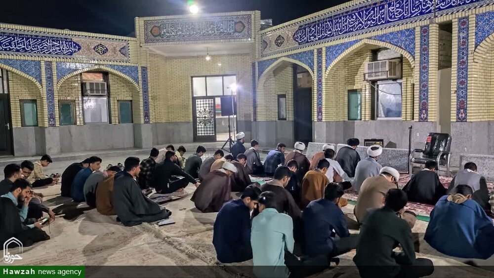 برگزاری مراسم استغاثه به نیت پیروزی جبهه مقاومت در مدرسه علمیه حضرت امیرالمؤمنین(ع) سندرک+عکس