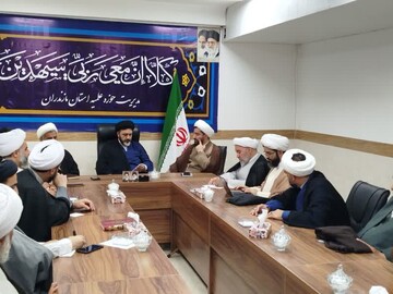 لزوم بررسی مشکلات و برخورد کریمانه با طلاب