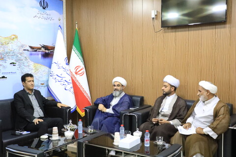 تصاویر/دیدار مدیر حوزه علمیه با مدیرکل آموزش و پرورش هرمزگان