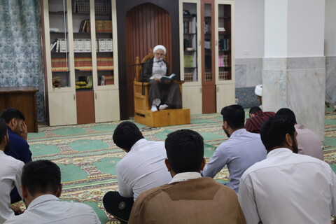 تصاویر/درس اخلاق طلاب مدرسه علمیه النبی(ص) بندرعباس