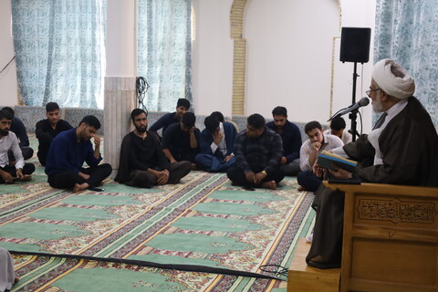 تصاویر/درس اخلاق طلاب مدرسه علمیه النبی(ص) بندرعباس