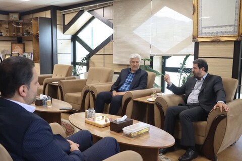 تصاویر / بازدید سرزده استاندار همدان از بانک ملی