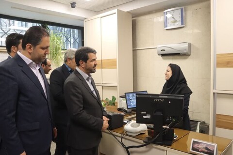 تصاویر / بازدید سرزده استاندار همدان از بانک ملی