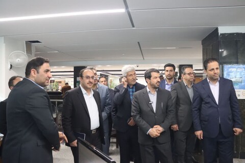 تصاویر / بازدید سرزده استاندار همدان از بانک ملی