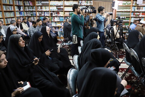 تصاویر/ نشست خبری همایش صدمین سالگشت باز تأسیس حوزه علمیه قم