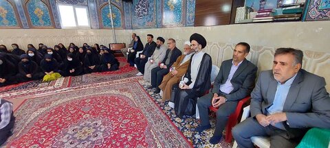 تصاویر/دریس نماینده ولی فقیه درکاشان به دانش آموزان مدارس شهر جوشقان قالی