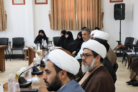 دوره آموزشی آشنایی و کیفیت کار با دستیار هوش مصنوعی در مرکز مدیریت حوزه علمیه بیرجند