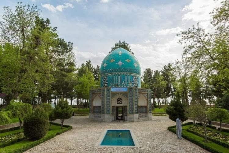 عطار نیشابوری آوای عشق و انسانیت در ادبیات فارسی است