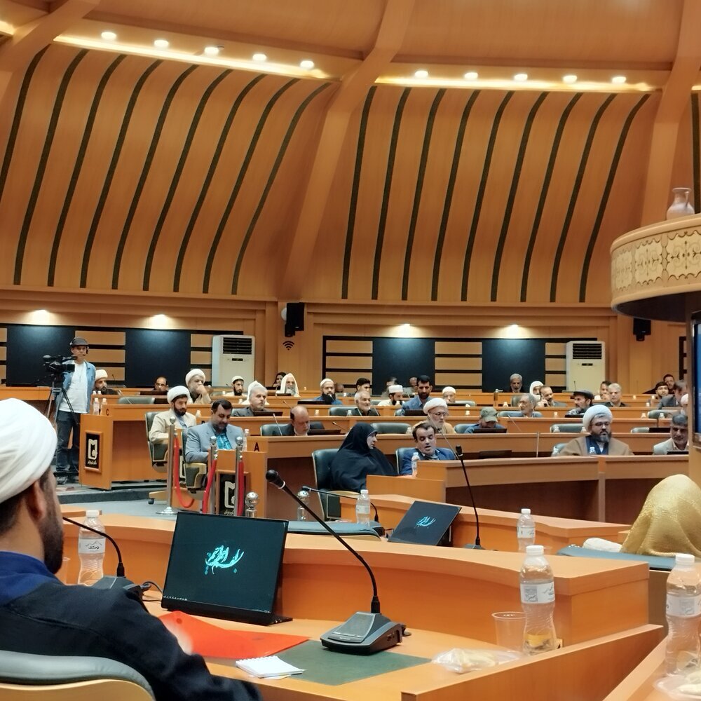 अदयाने इलाही में मुंजी का तसव्वुर ज़ुल्म के खिलाफ एक आम आशा है: पादरी वान्या सर्गेज़