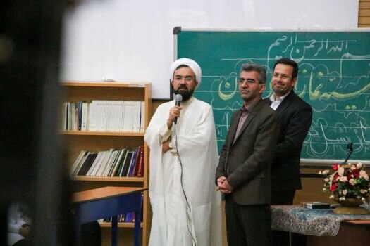 فریضه نماز در مدارس یک مسئله راهبردی است