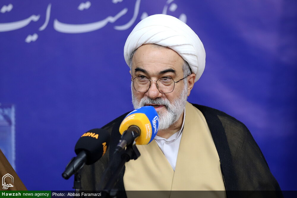رونمایی از 20 جلد آثار آیت الله شیخ عبدالکریم یزدی در همایش 2 رونمایی ۲۰ جلد از آثار محققانه آیتالله حائری یزدی در همایش/ جمعآوری ۱۲ هزار صفحه سند پژوهشی با محوریت نقشآفرینی علمی حوزه علمیه قم