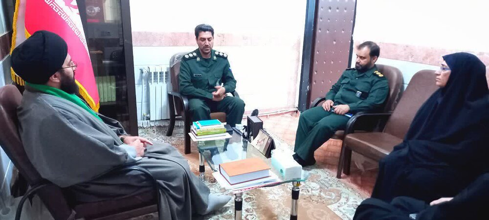 تصاویر/دیدار فرمانده بسیج دانش‌آموزی استان ایلام با امام جمعه آبدانان