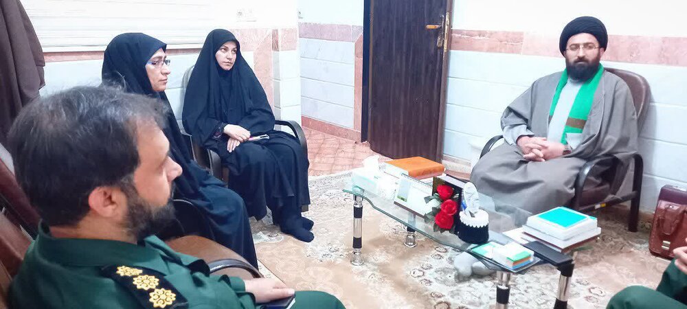 تصاویر/دیدار فرمانده بسیج دانش‌آموزی استان ایلام با امام جمعه آبدانان