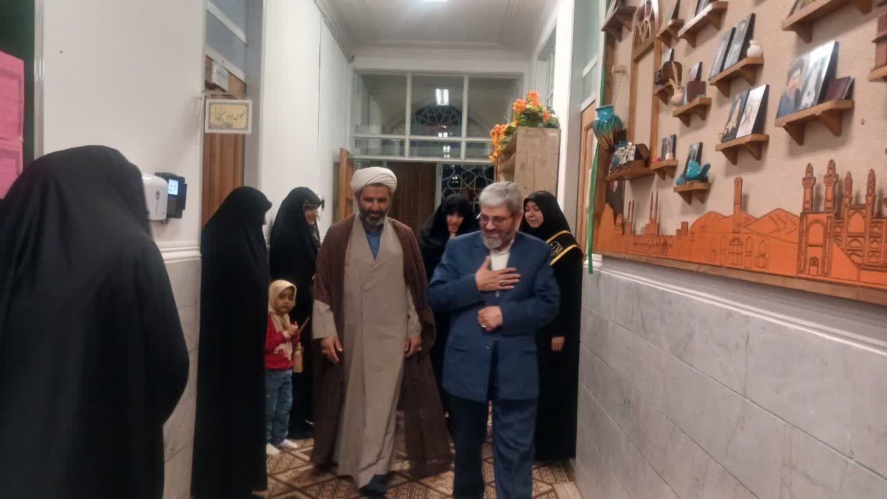 بررسی میدانی مسائل آموزشی و فرهنگی مدرسه علمیه معصومیه یزد