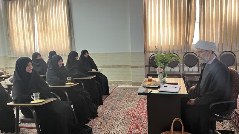 بررسی میدانی مسائل مدرسه علمیه الزهرا(س) مهریز با حضور معاون فرهنگی حوزه‌های خواهران