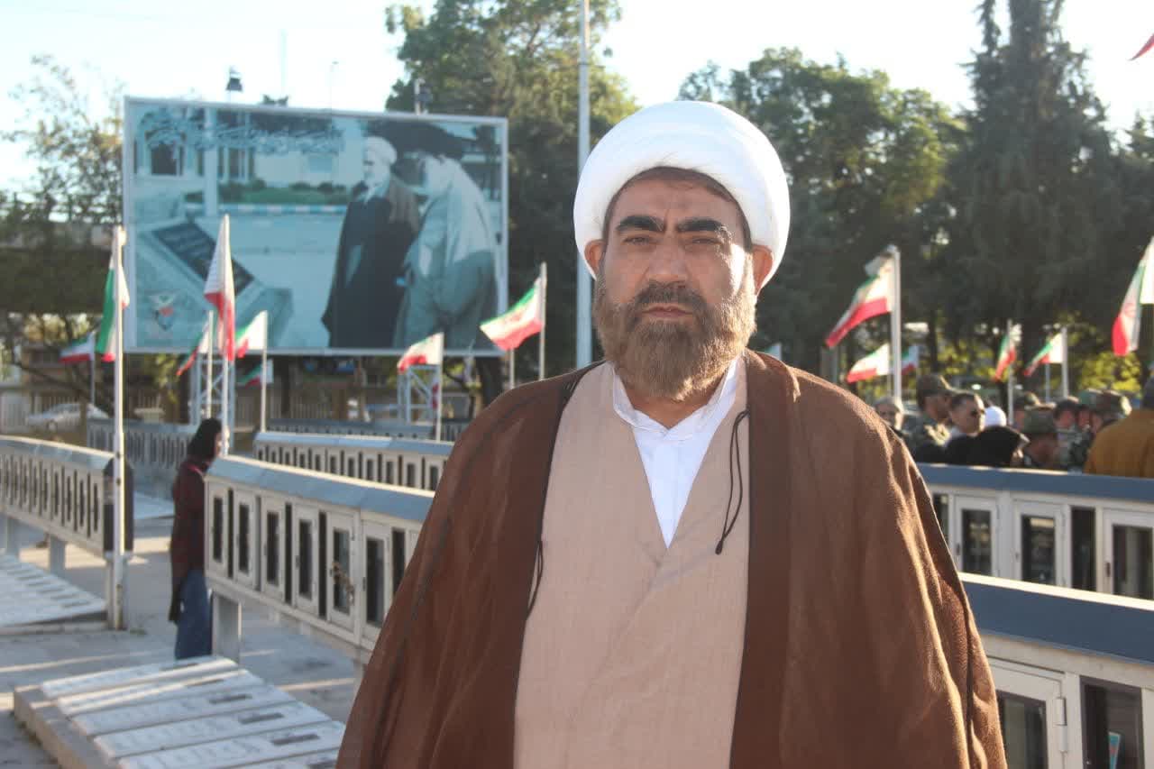 آرمان‌های شهدا به نسل آینده منتقل شود