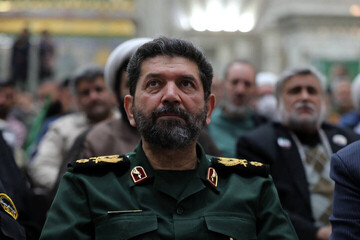 مساجد به قلب تپنده جامعه اسلامی تبدیل شوند