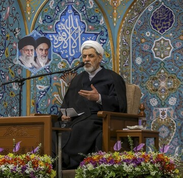 اکتفای به عقل و فطرت برای هدایت بشر کافی نیست