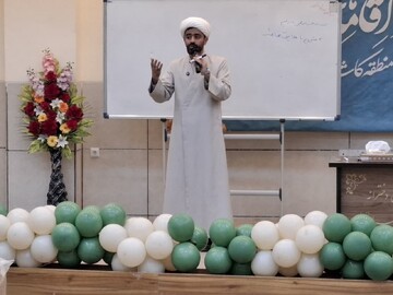 دوره دو روزه تخصصی معارف نماز در کاشان برگزار شد