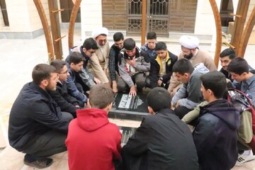 تصاویر/ بازدید طلاب پایه اول مدرسه علمیه امام خامنه‌ای ارومیه از مرکز فرهنگی و موزه دفاع مقدس ارومیه