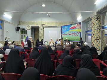 آیین رونمایی از حکم اولین مدیر مدرسه علمیه خواهران یزد برگزار شد