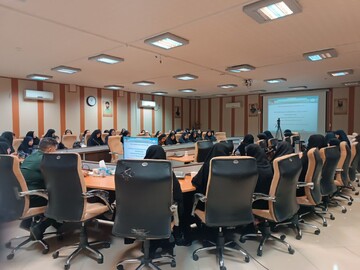 نخبه ناجی دیگران است