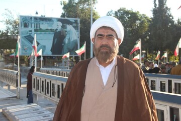 آرمان‌های شهدا به نسل آینده منتقل شود