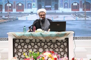 خادمان بقاع متبرکه الگوی جامعه‌اند