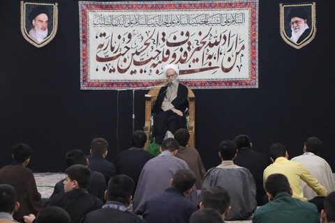 تصاویر/ جلسه اخلاق در حوزه علمیه بناب