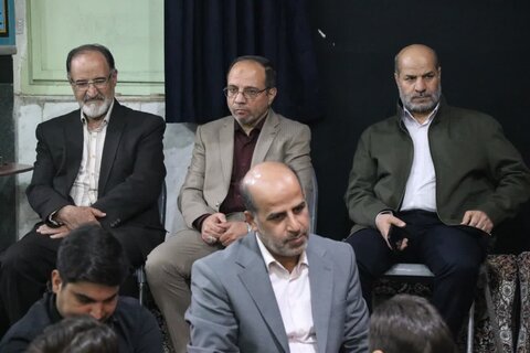 تصاویر/اهدای جوایز برگزیدگان مسابقه زندگی با آیه ها در اراک