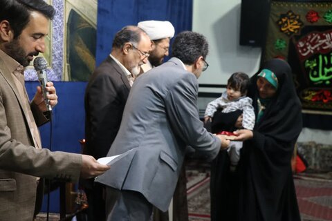 تصاویر/اهدای جوایز برگزیدگان مسابقه زندگی با آیه ها در اراک