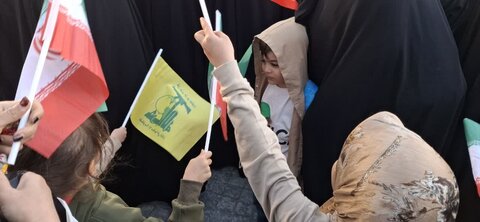 تصاویر/حضور طلاب و کادر و اساتید مدرسه علمیه الزهرا(س)اراک در دفاع از مردم مظلوم غزه