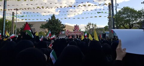 تصاویر/حضور طلاب و کادر و اساتید مدرسه علمیه الزهرا(س)اراک در دفاع از مردم مظلوم غزه