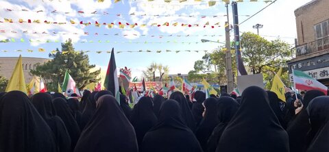 تصاویر/حضور طلاب و کادر و اساتید مدرسه علمیه الزهرا(س)اراک در دفاع از مردم مظلوم غزه