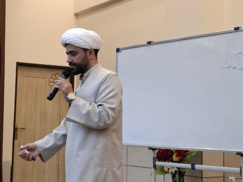 تصاویر/ دوره تخصصی معارف نماز ویژه مدیران مدارس و ائمه جماعات مساجد کاشان