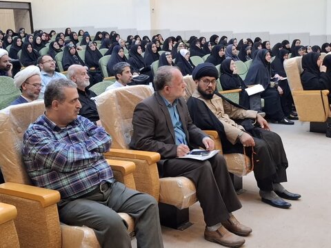 تصاویر/ دوره تخصصی معارف نماز ویژه مدیران مدارس و ائمه جماعات مساجد کاشان