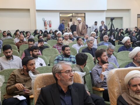 تصاویر/ دوره تخصصی معارف نماز ویژه مدیران مدارس و ائمه جماعات مساجد کاشان