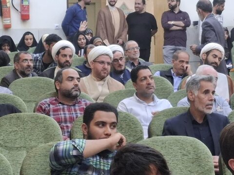 تصاویر/ دوره تخصصی معارف نماز ویژه مدیران مدارس و ائمه جماعات مساجد کاشان