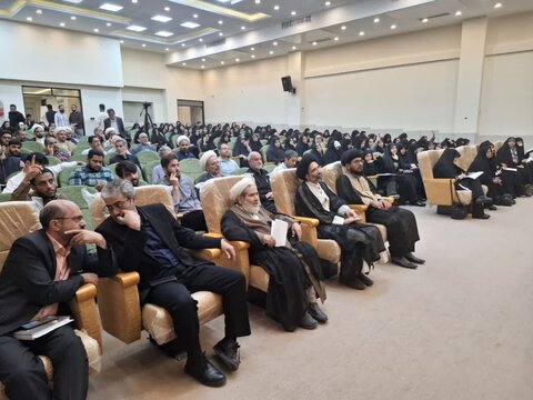 تصاویر/ دوره تخصصی معارف نماز ویژه مدیران مدارس و ائمه جماعات مساجد کاشان