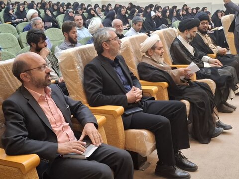 تصاویر/ دوره تخصصی معارف نماز ویژه مدیران مدارس و ائمه جماعات مساجد کاشان