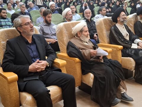 تصاویر/ دوره تخصصی معارف نماز ویژه مدیران مدارس و ائمه جماعات مساجد کاشان