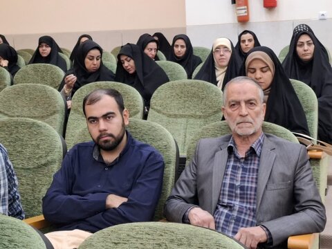 تصاویر/ دوره تخصصی معارف نماز ویژه مدیران مدارس و ائمه جماعات مساجد کاشان