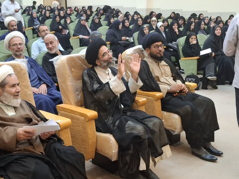 تصاویر/ دوره تخصصی معارف نماز ویژه مدیران مدارس و ائمه جماعات مساجد کاشان