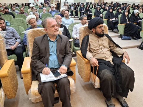 تصاویر/ دوره تخصصی معارف نماز ویژه مدیران مدارس و ائمه جماعات مساجد کاشان