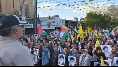 تصاویر/حضور طلاب و کادر مدرسه علمیه فاطمه زهرا سلام الله علیها اراک در اجتماع مردمی بر علیه جنایات رژیم صهیونیستی